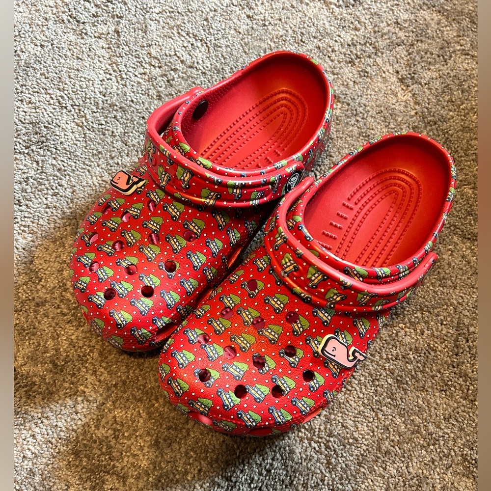 CROCS x Vineyard Vines Whale Christmas Print